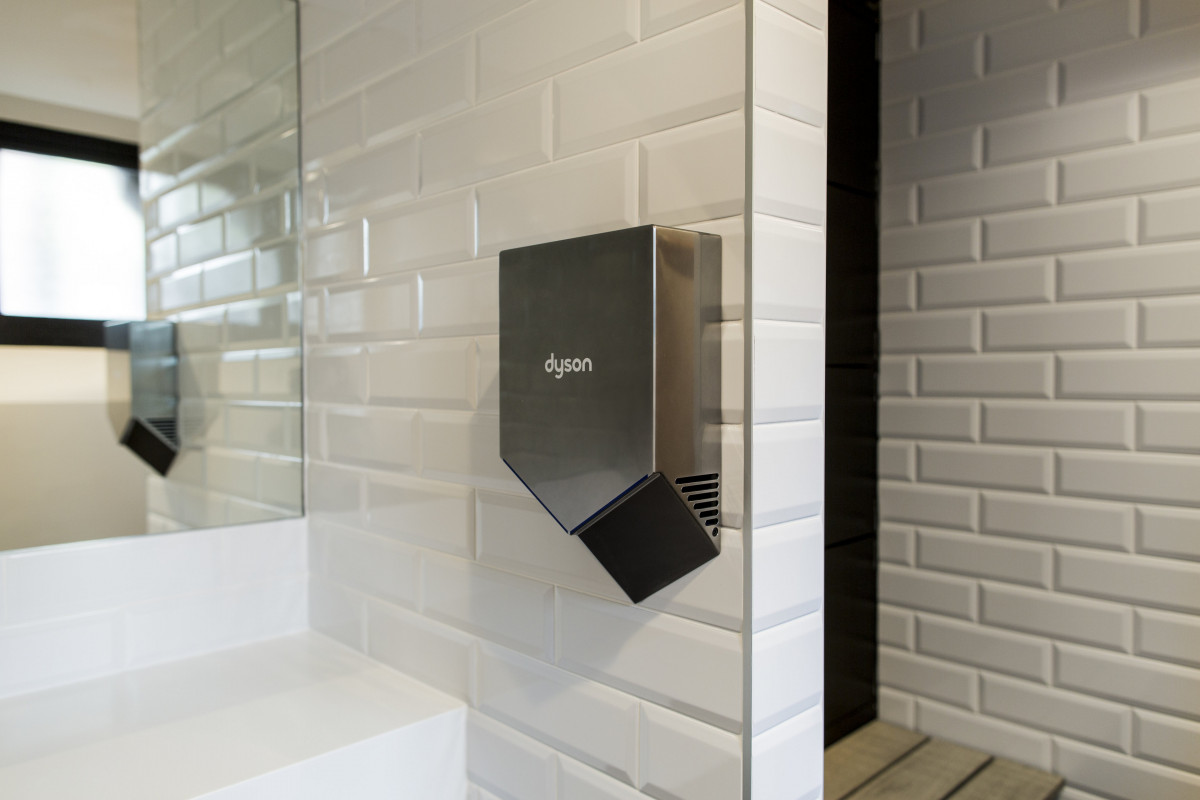 Dyson-airblade-quiet-hand-dryer